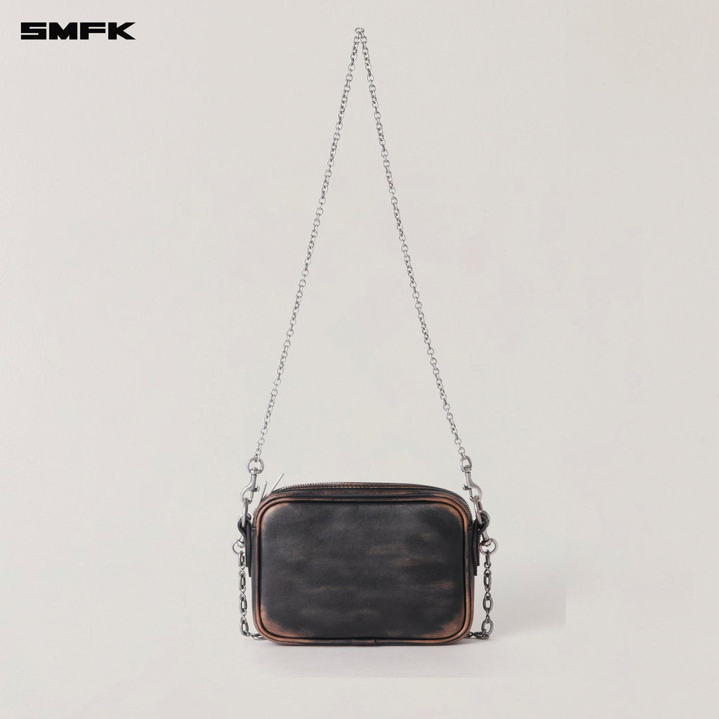 COMPASS BADGE PATINA LEATHER CHAIN BAG/SMALL WILD BLACK PATINA