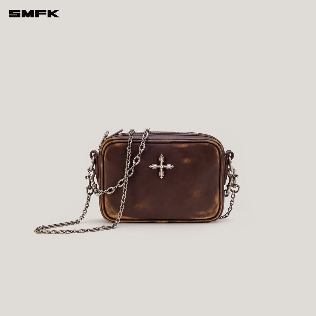 COMPASS BADGE PATINA LEATHER CHAIN BAG SMALL WILD HORSE BROWN PATINA