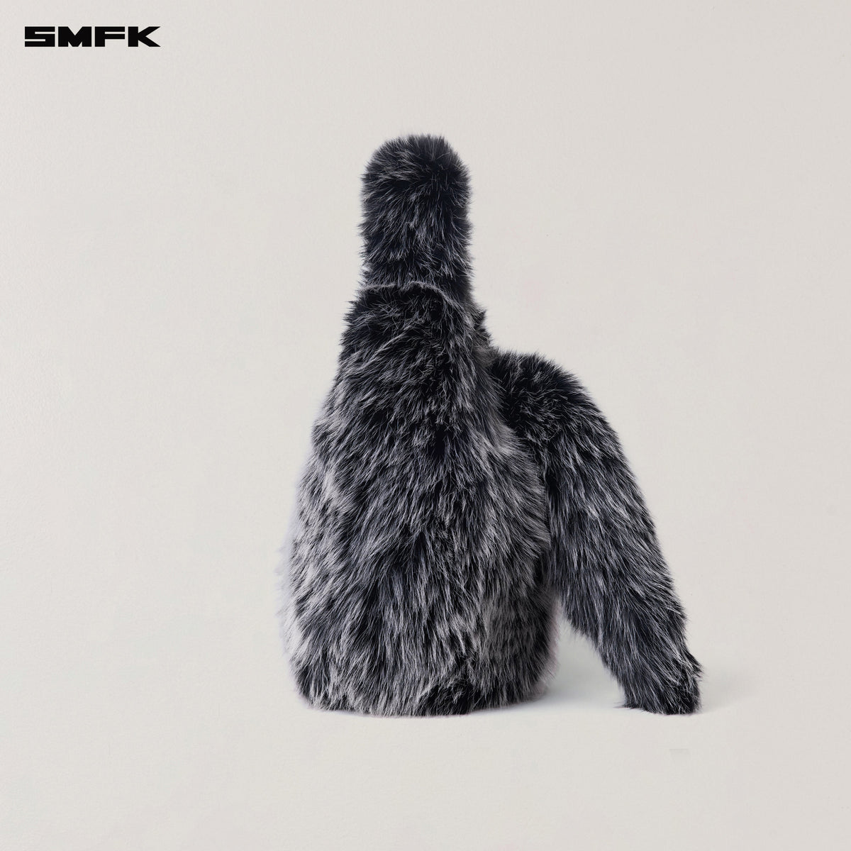 COMPASS COBBLE FURRY BAG/LARGE SILVER FOX