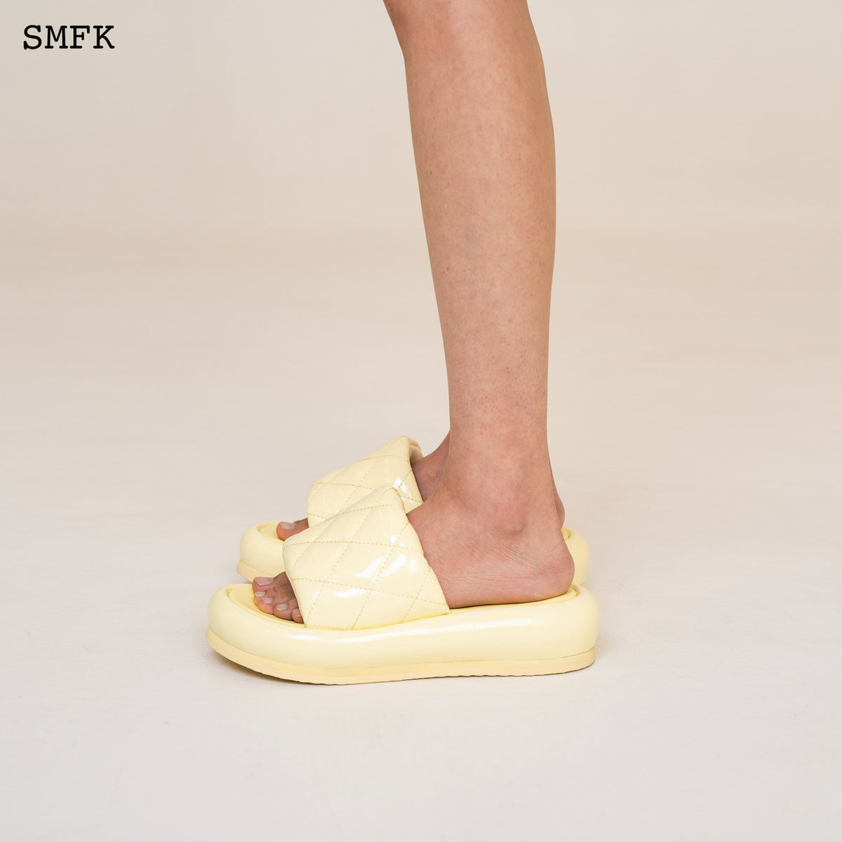 Compass Butter Bread Classic Slipper