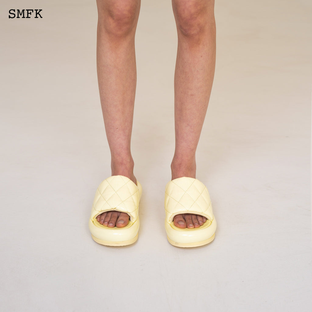 Compass Butter Bread Classic Slipper