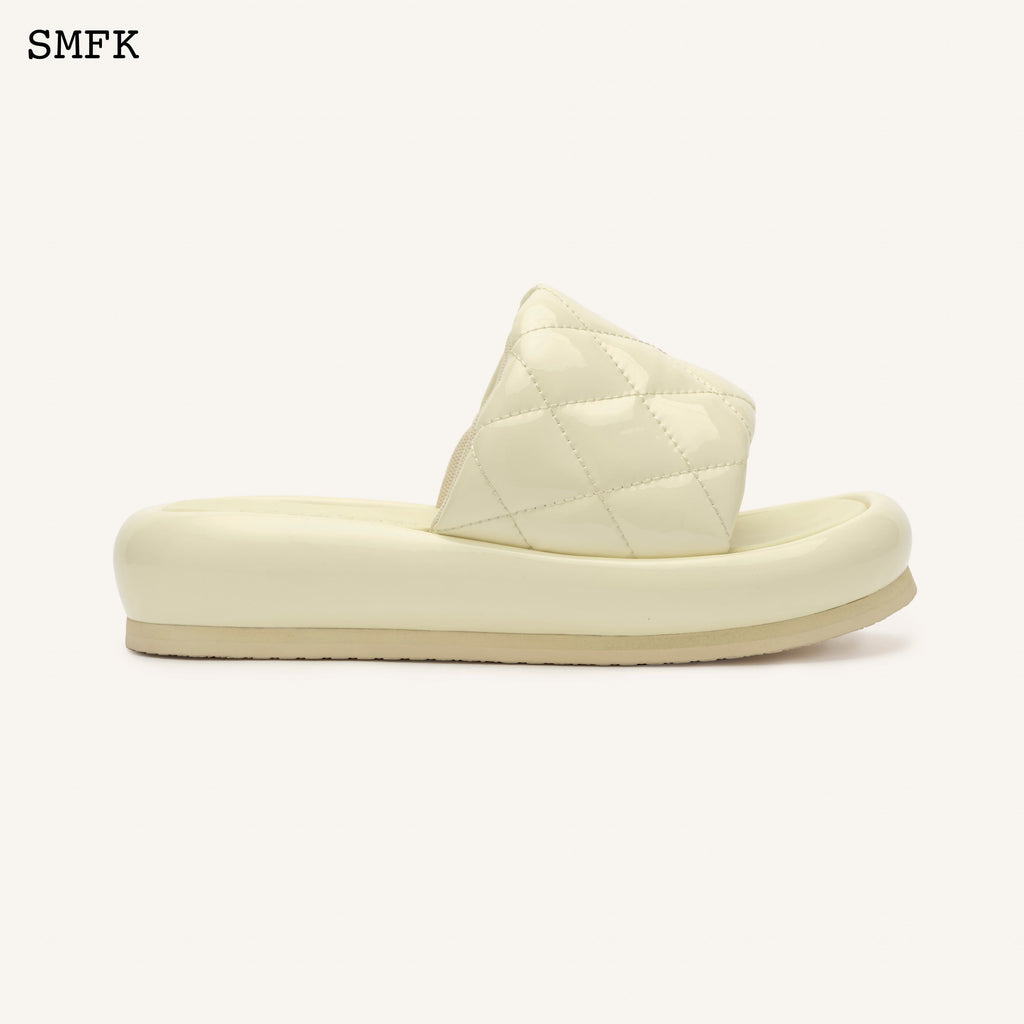 Compass Butter Bread Classic Slipper